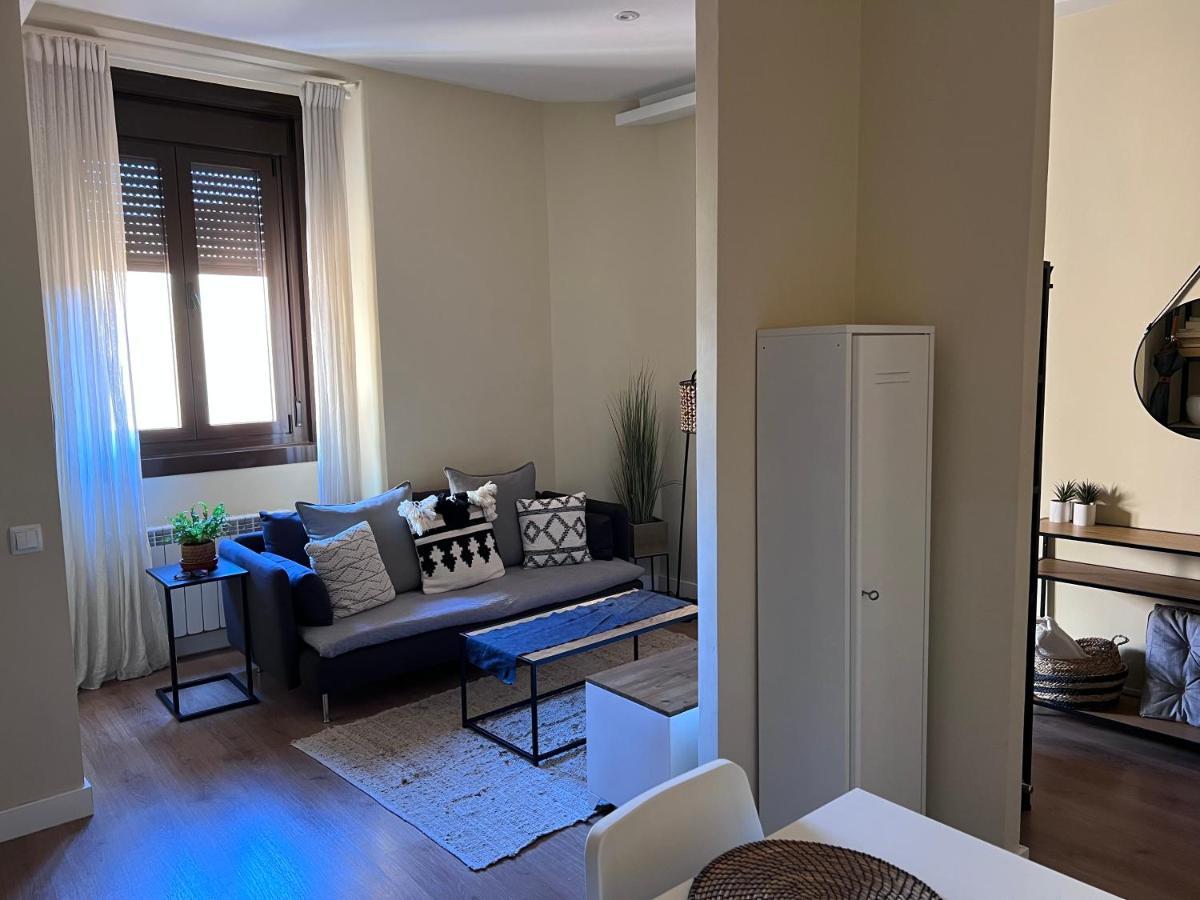 Apartment In Monumental Square Madrid Center Exterior photo