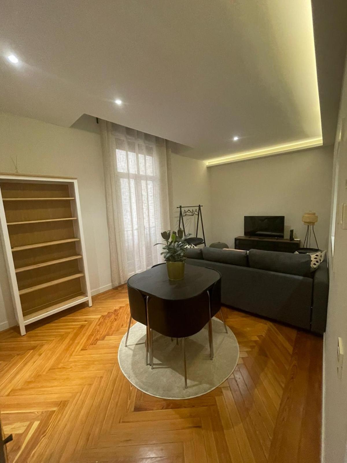 Apartment In Monumental Square Madrid Center Exterior photo