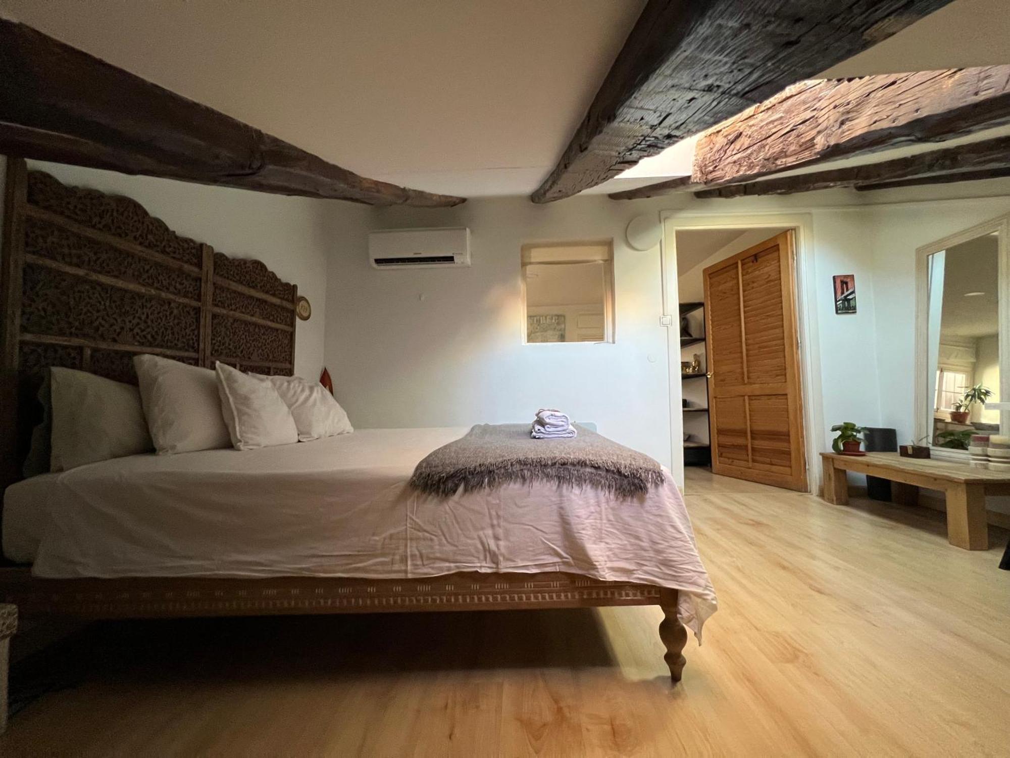 Apartment In Monumental Square Madrid Center Exterior photo