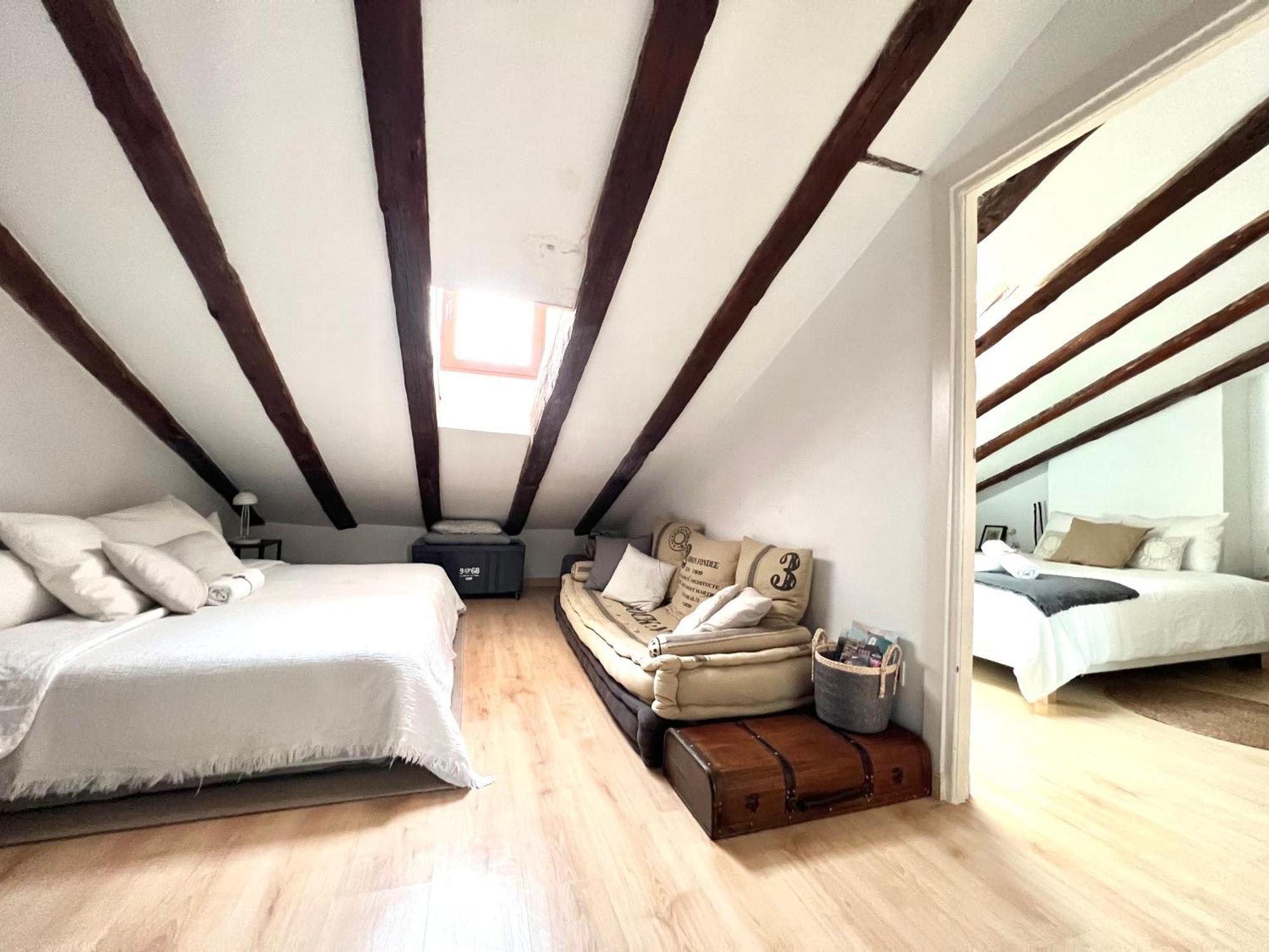 Apartment In Monumental Square Madrid Center Room photo